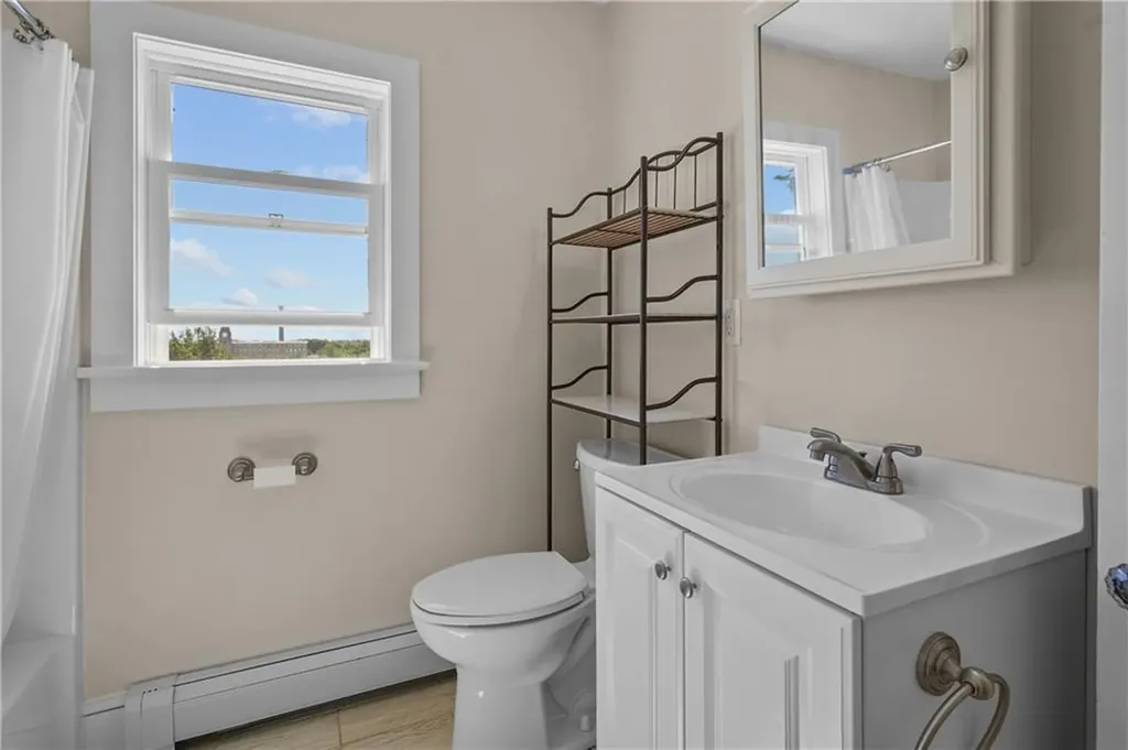 40 Walnut Street Tiverton RI 02878