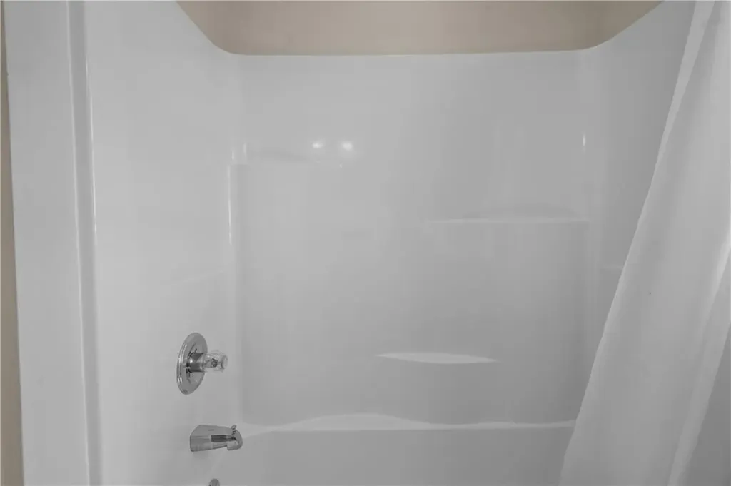 40 Walnut Street Tiverton RI 02878