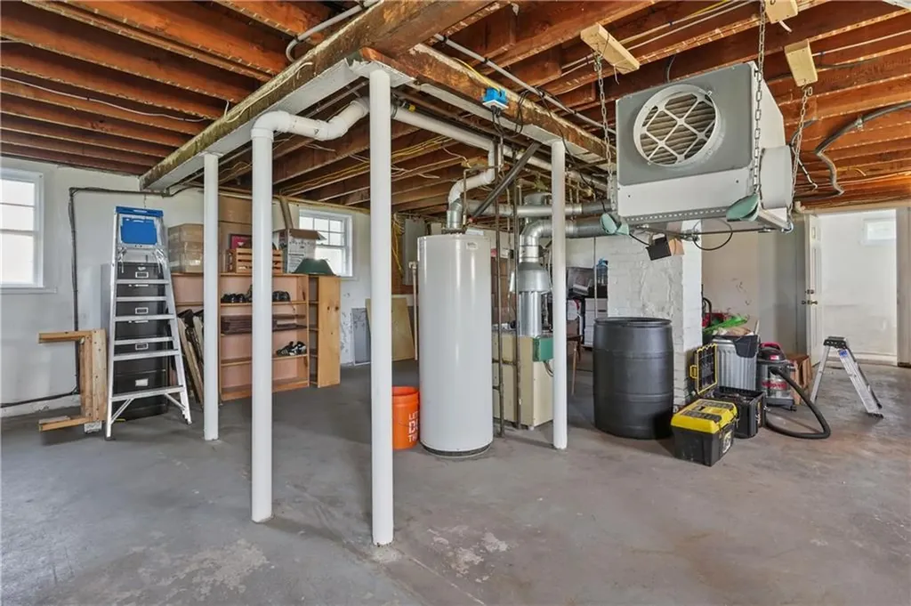 40 Walnut Street Tiverton RI 02878