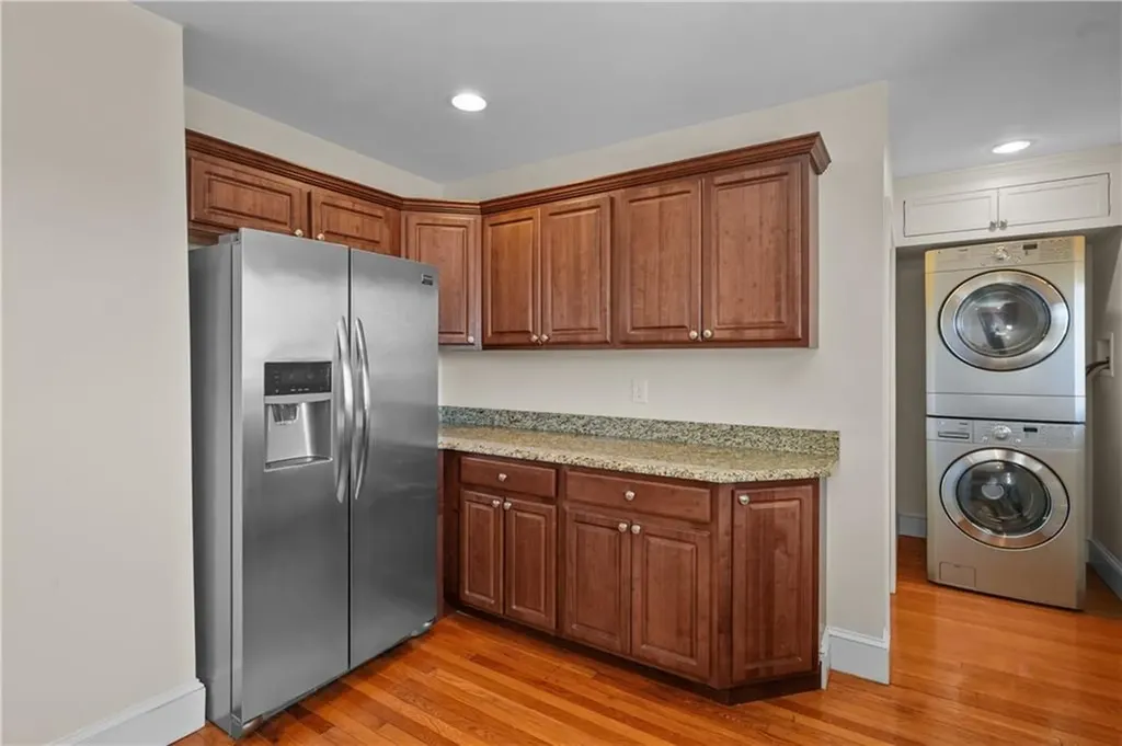 40 Walnut Street Tiverton RI 02878
