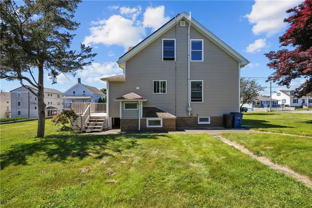 40 Walnut Street Tiverton RI 02878
