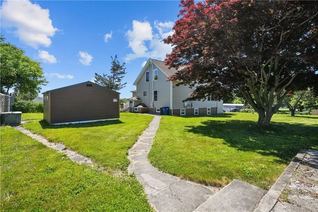 40 Walnut Street Tiverton RI 02878