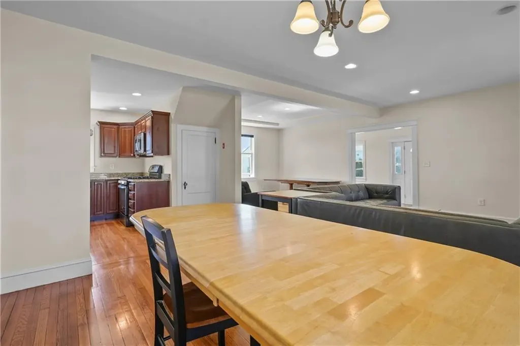 40 Walnut Street Tiverton RI 02878