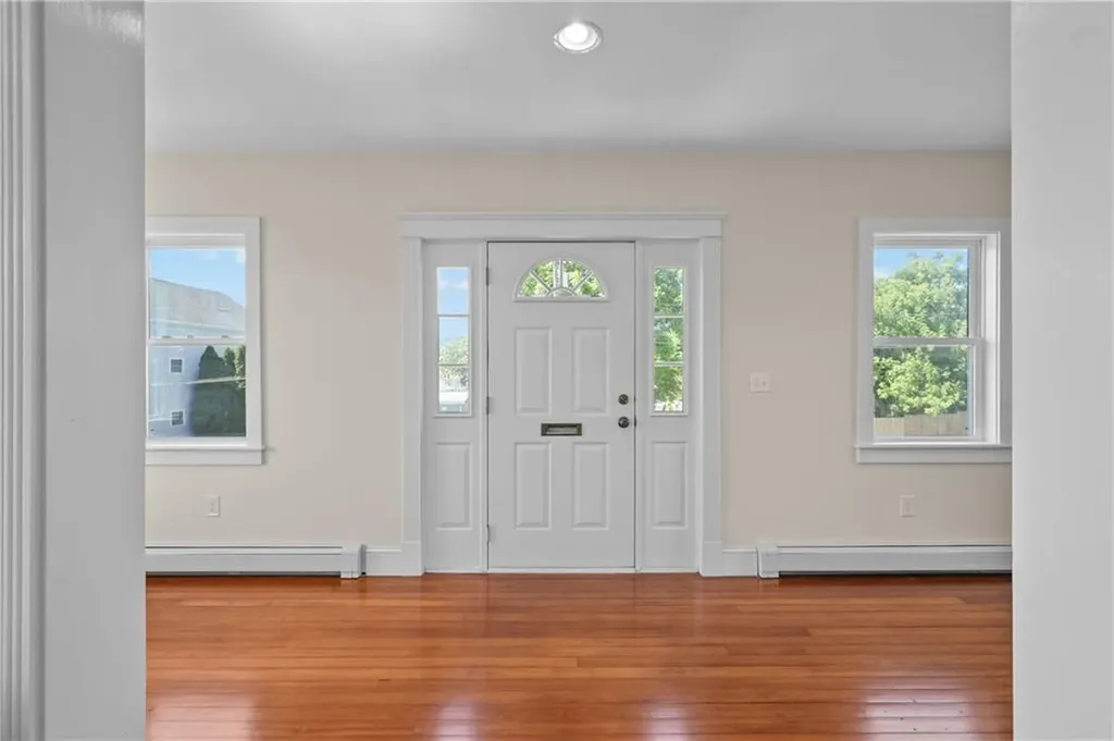 40 Walnut Street Tiverton RI 02878