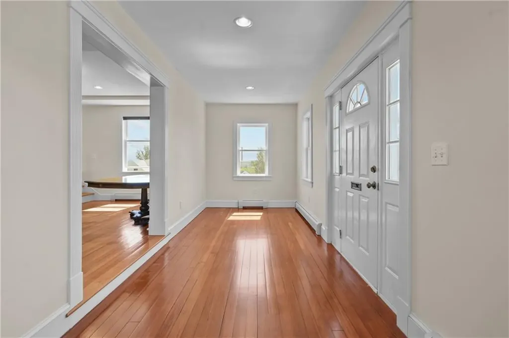 40 Walnut Street Tiverton RI 02878