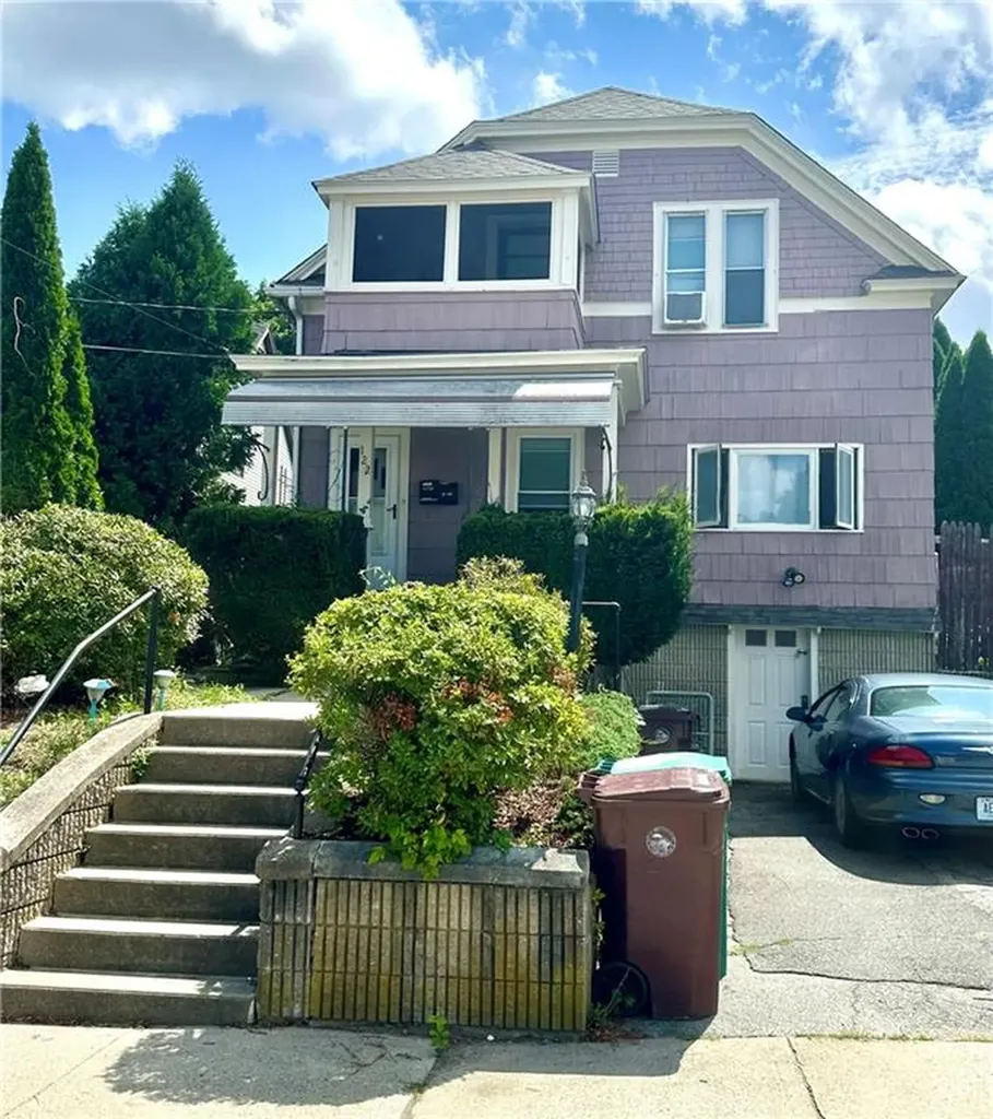 122 Grand Street Woonsocket RI 02895