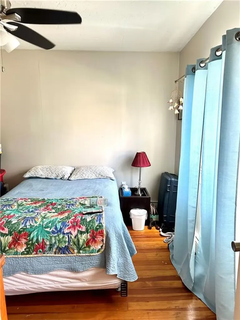 122 Grand Street Woonsocket RI 02895
