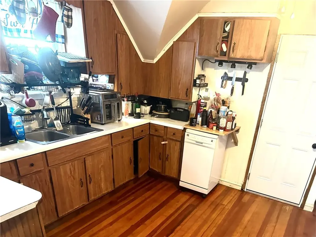 122 Grand Street Woonsocket RI 02895