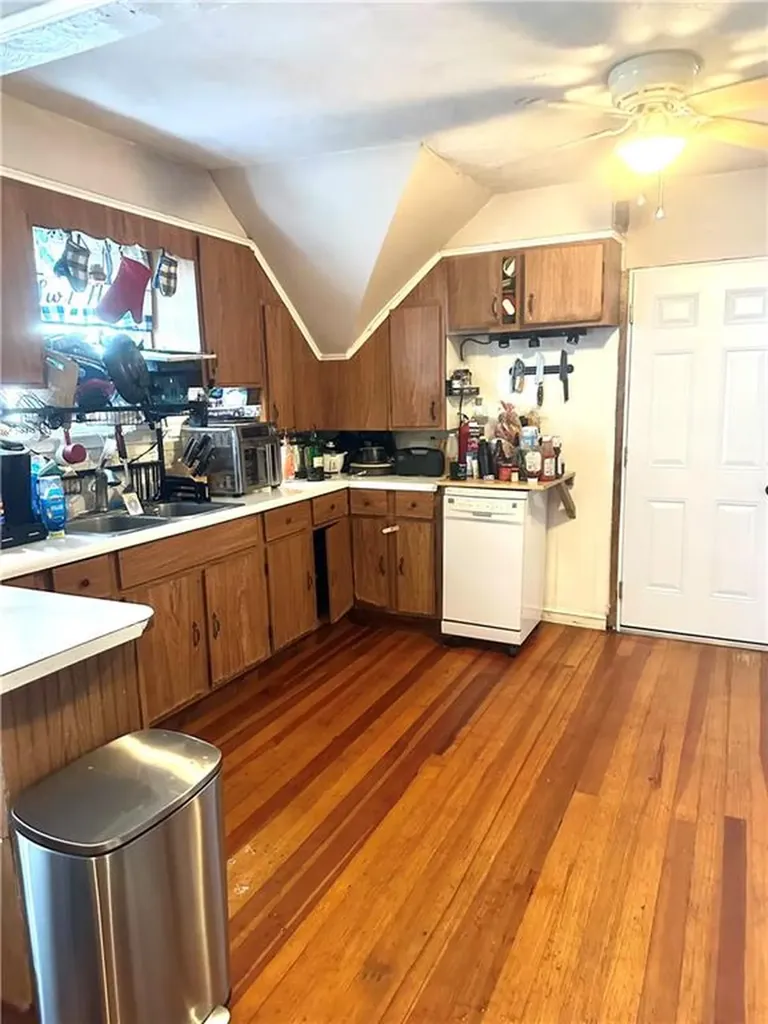 122 Grand Street Woonsocket RI 02895