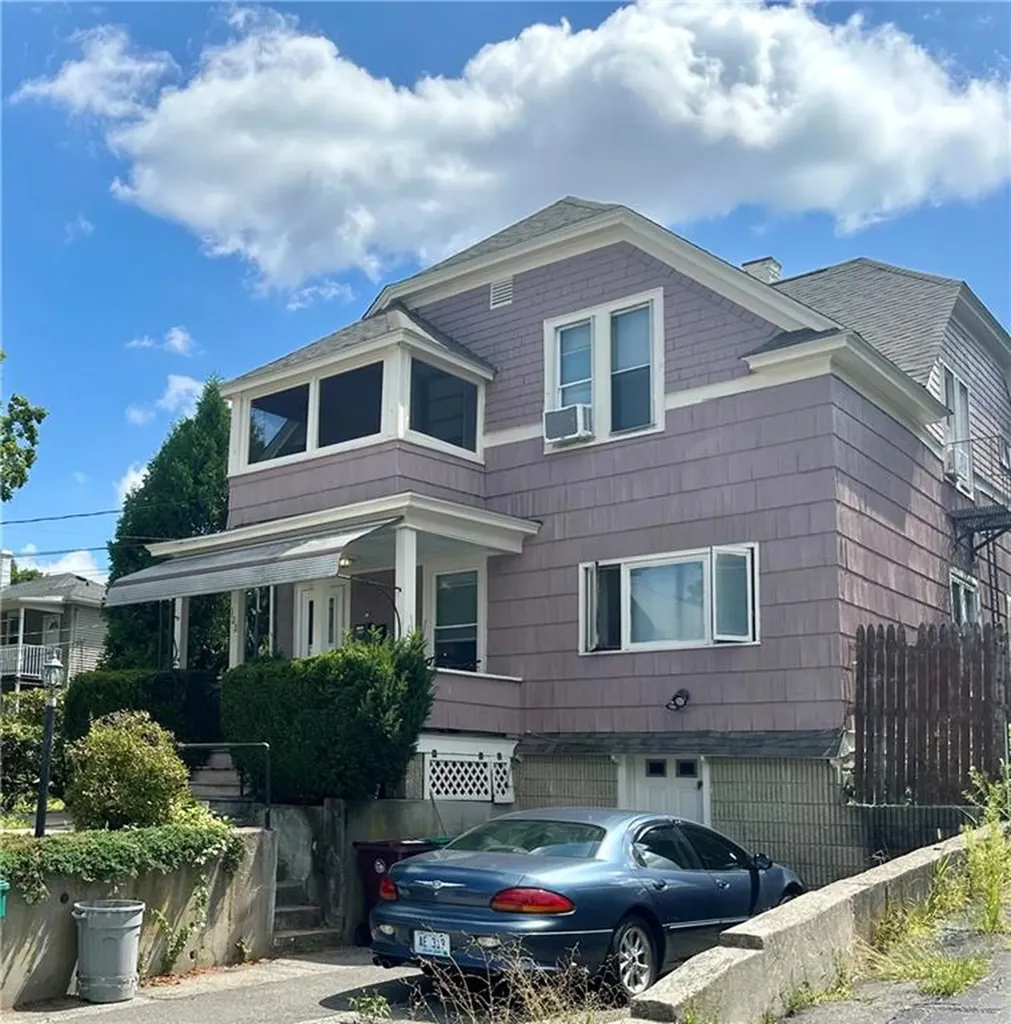 122 Grand Street Woonsocket RI 02895