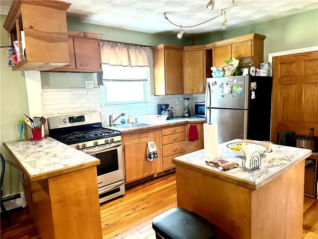 122 Grand Street Woonsocket RI 02895