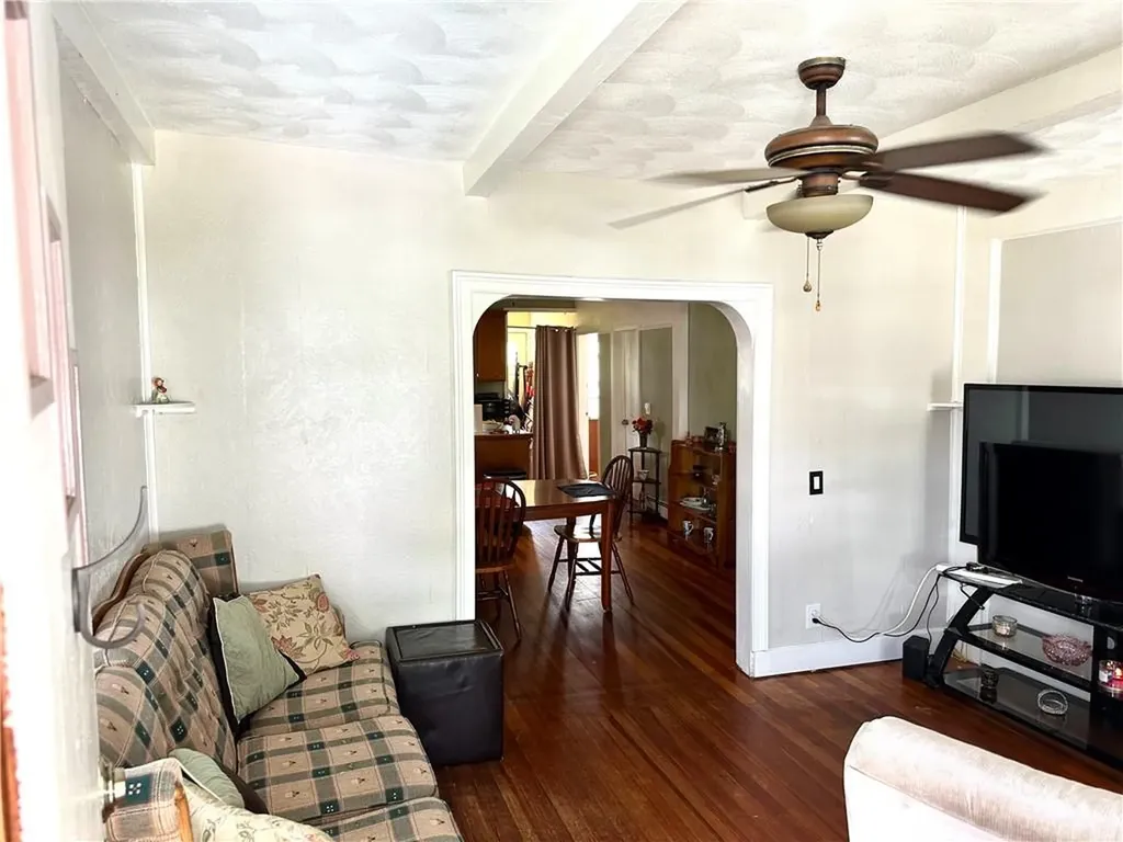 122 Grand Street Woonsocket RI 02895