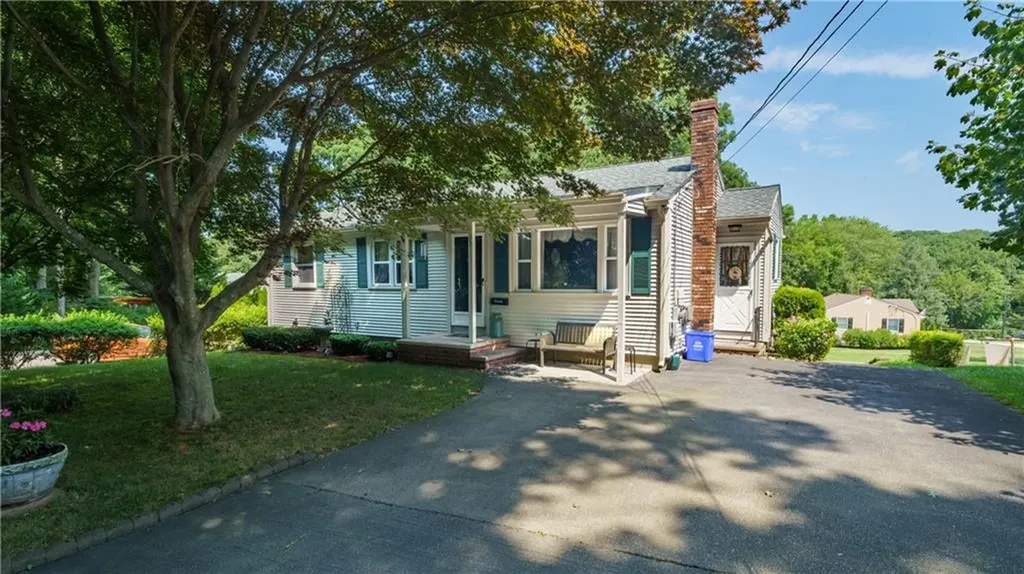 25 Auburn Street West Warwick RI 02893