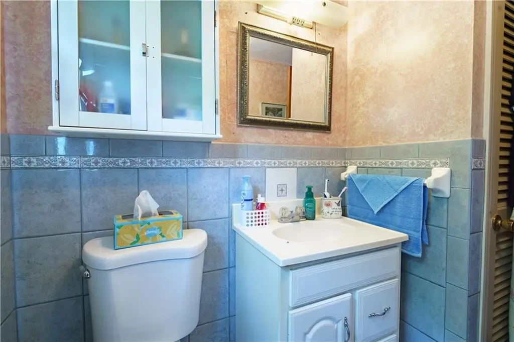 25 Auburn Street West Warwick RI 02893