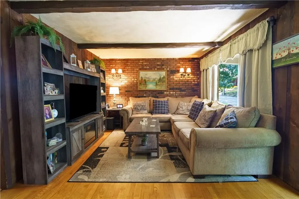 25 Auburn Street West Warwick RI 02893