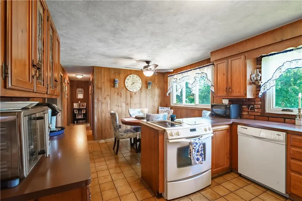 25 Auburn Street West Warwick RI 02893