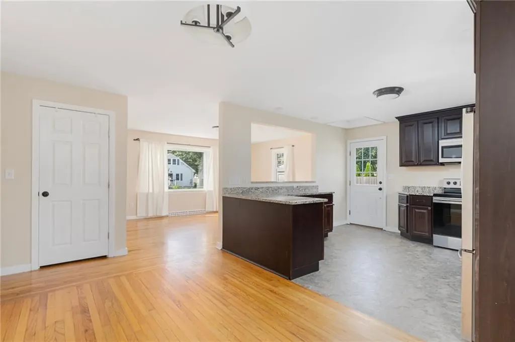 50 Maplewood Road Middletown RI 02842