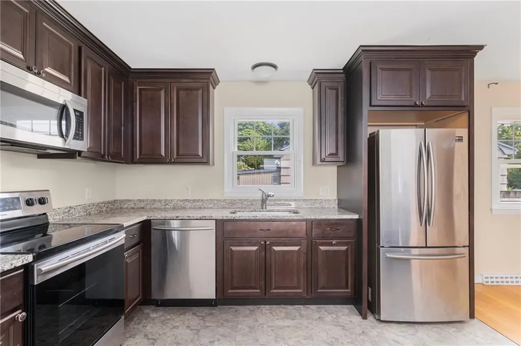 50 Maplewood Road Middletown RI 02842