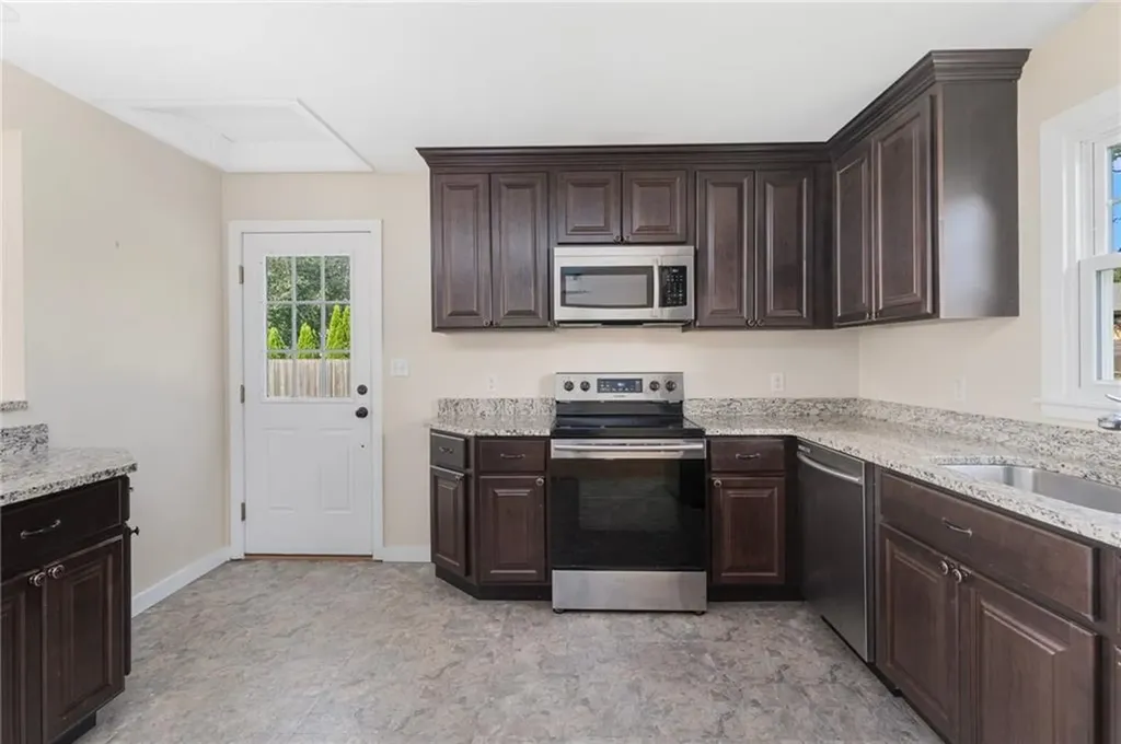 50 Maplewood Road Middletown RI 02842