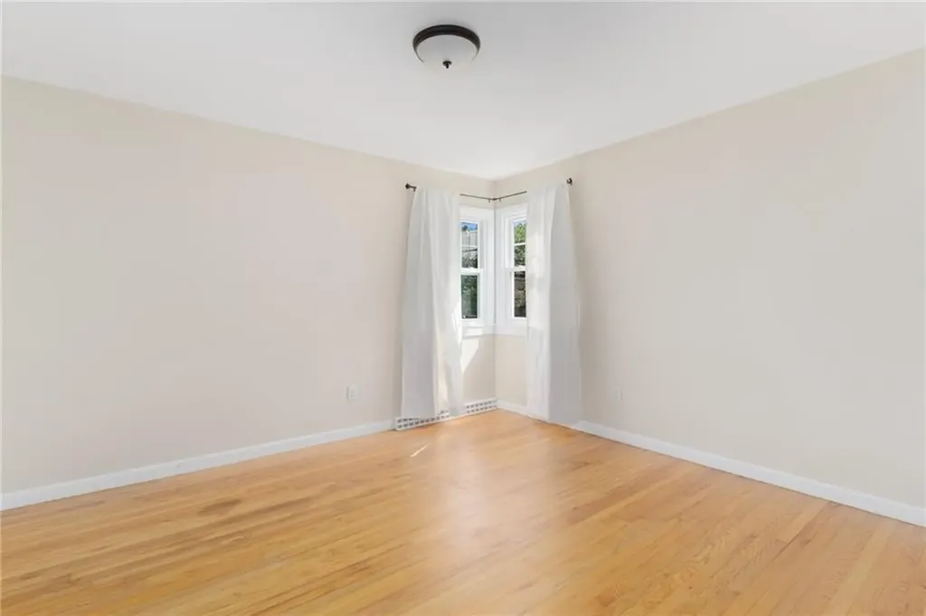 50 Maplewood Road Middletown RI 02842