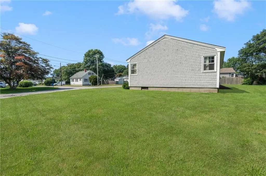 50 Maplewood Road Middletown RI 02842