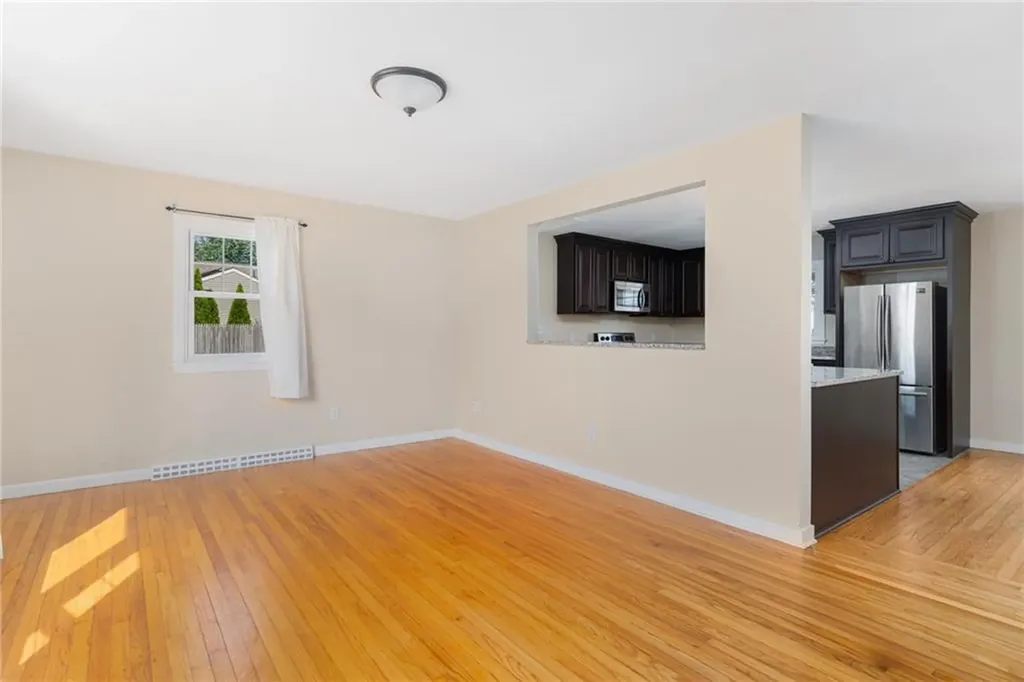 50 Maplewood Road Middletown RI 02842