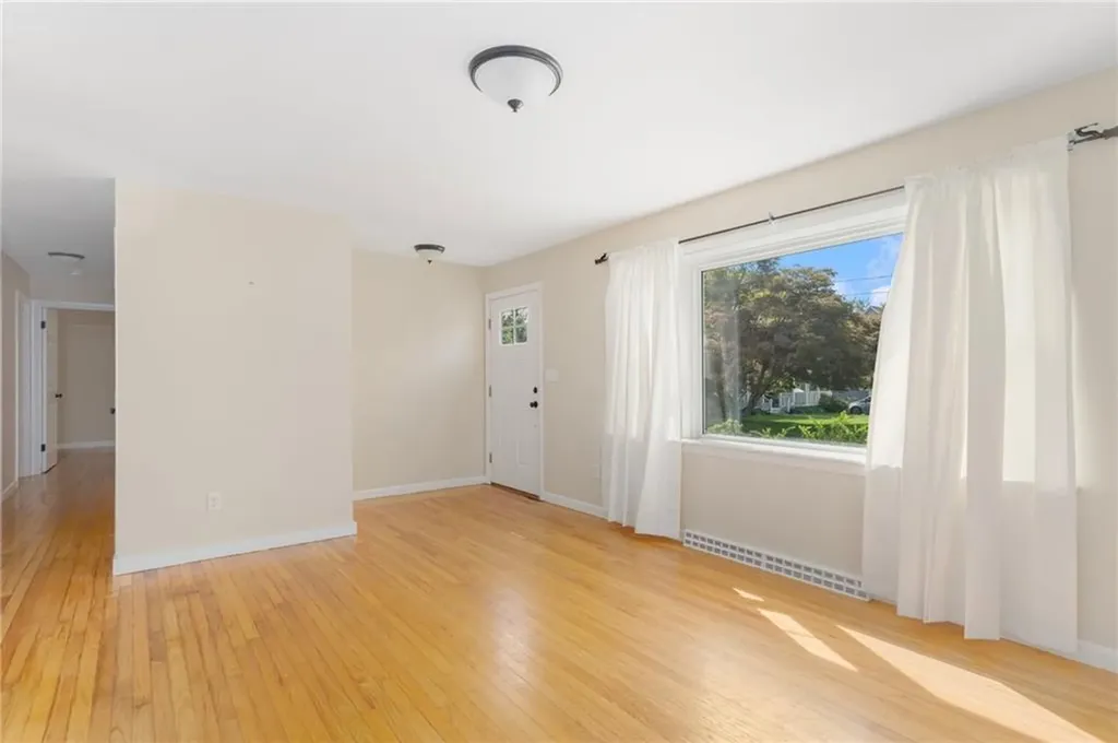 50 Maplewood Road Middletown RI 02842