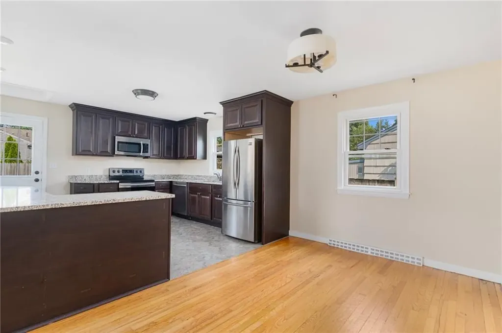50 Maplewood Road Middletown RI 02842