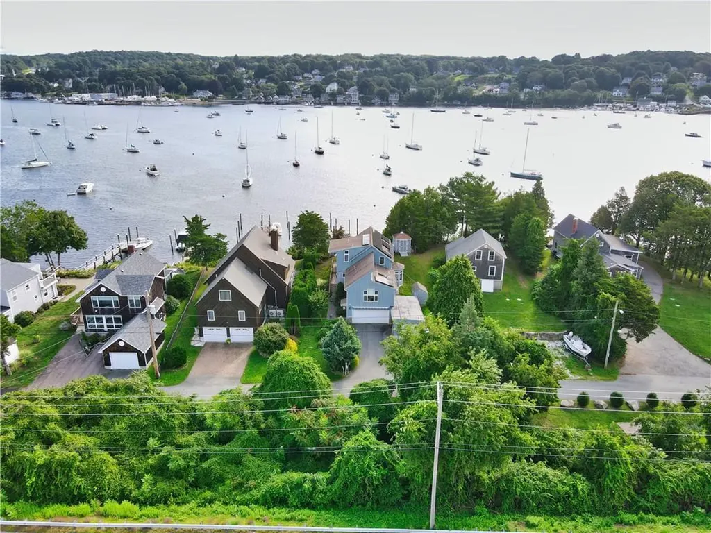206 Cliff Avenue Portsmouth RI 02871