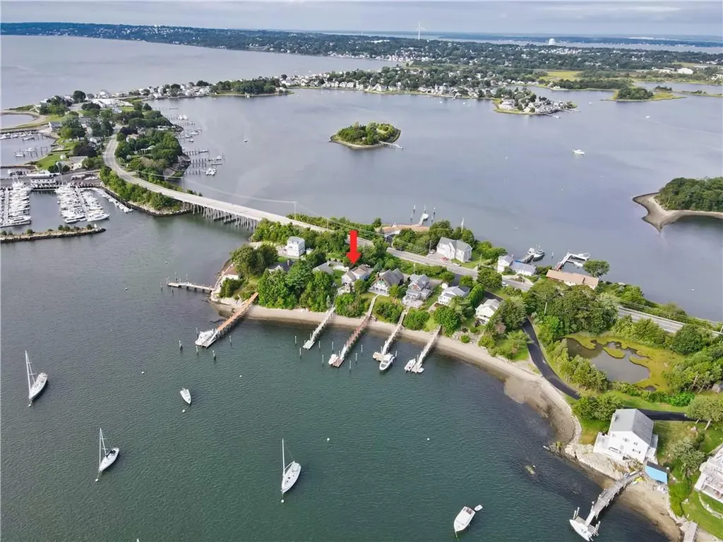 206 Cliff Avenue Portsmouth RI 02871