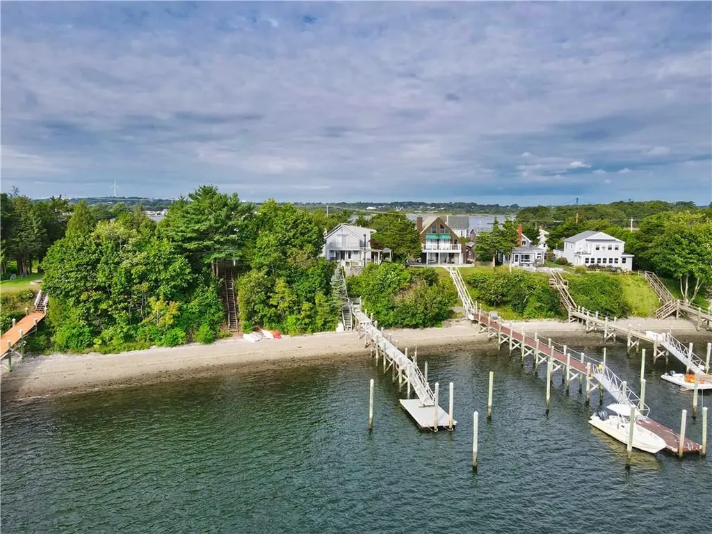 206 Cliff Avenue Portsmouth RI 02871