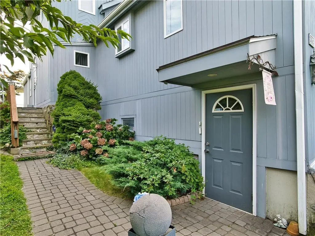 206 Cliff Avenue Portsmouth RI 02871