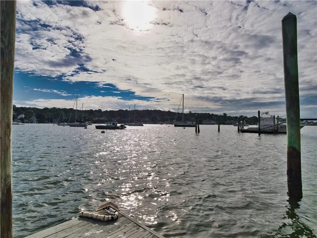 206 Cliff Avenue Portsmouth RI 02871