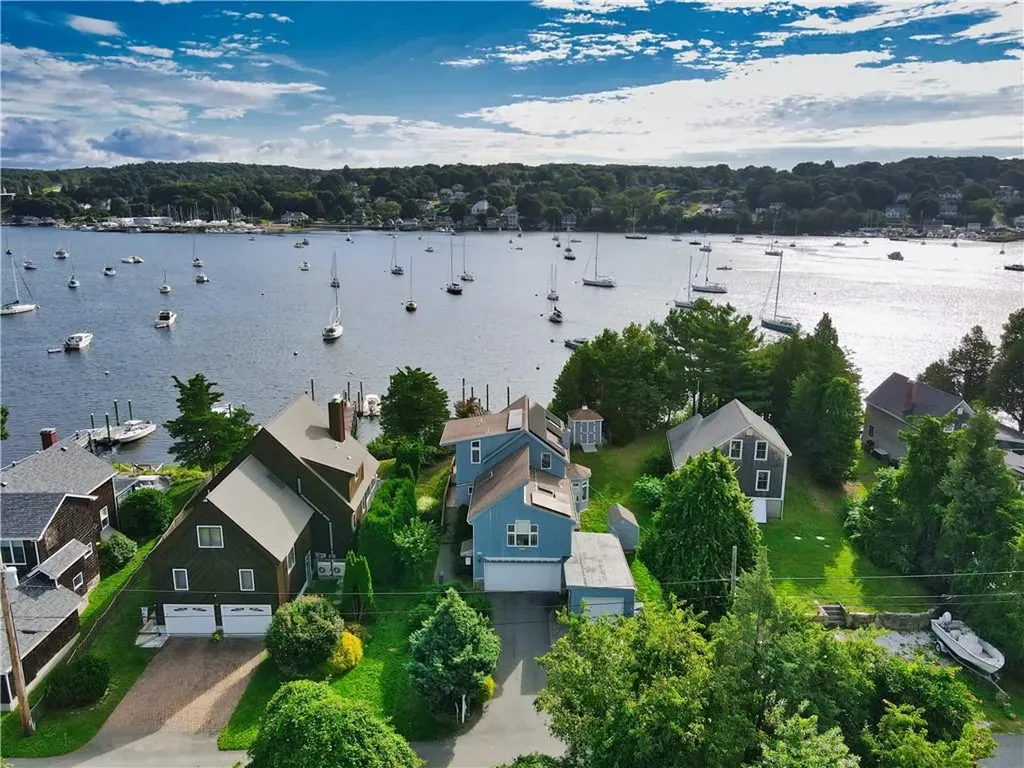 206 Cliff Avenue Portsmouth RI 02871