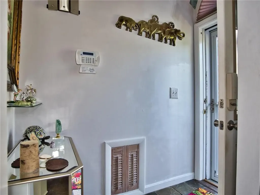 206 Cliff Avenue Portsmouth RI 02871