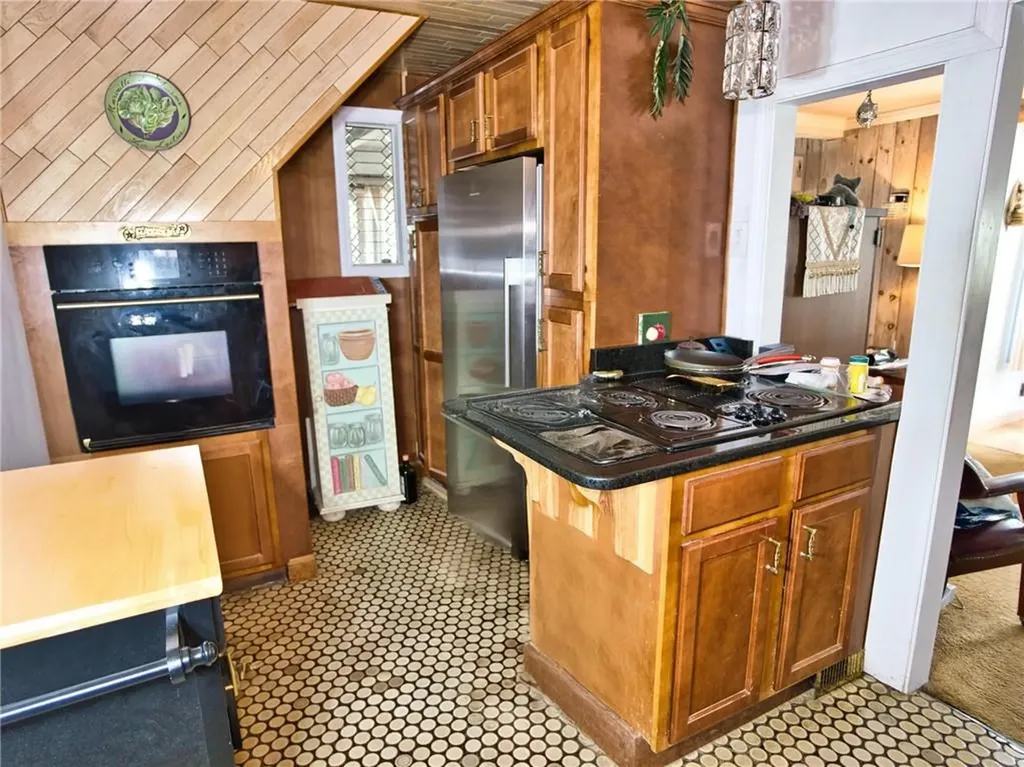 206 Cliff Avenue Portsmouth RI 02871