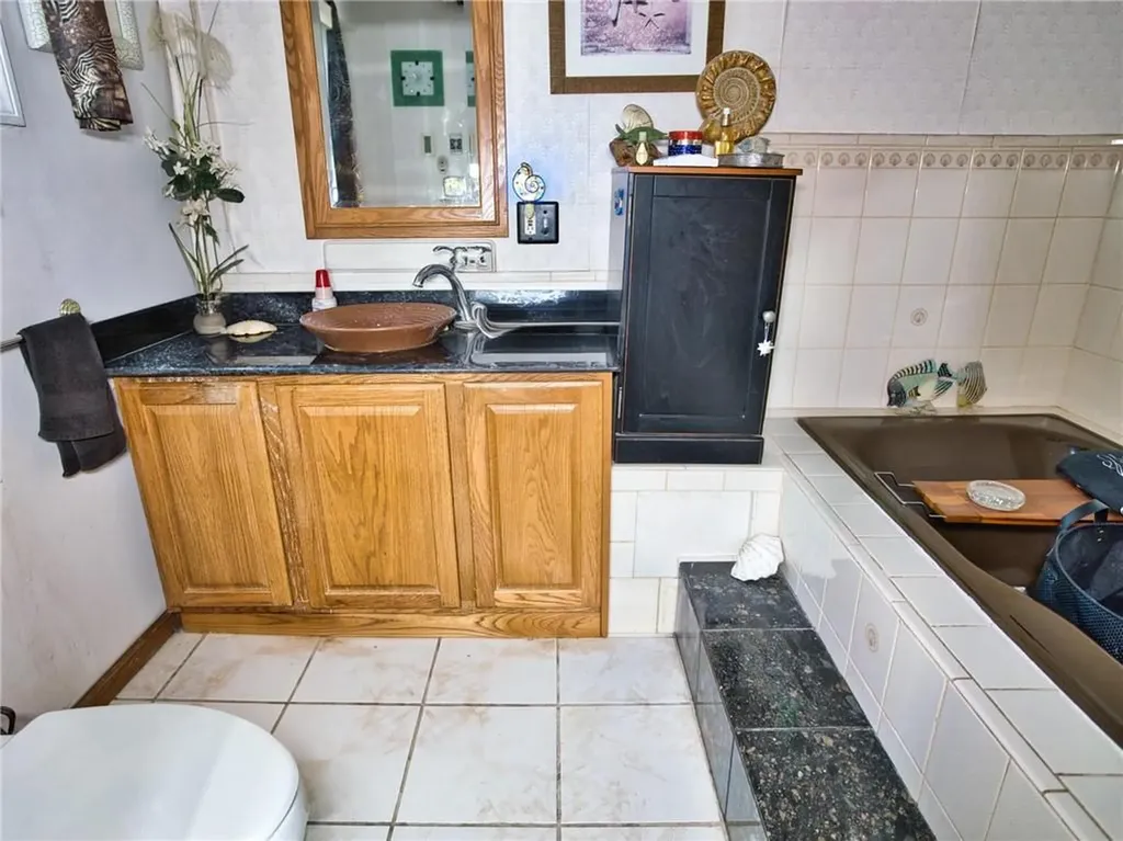 206 Cliff Avenue Portsmouth RI 02871