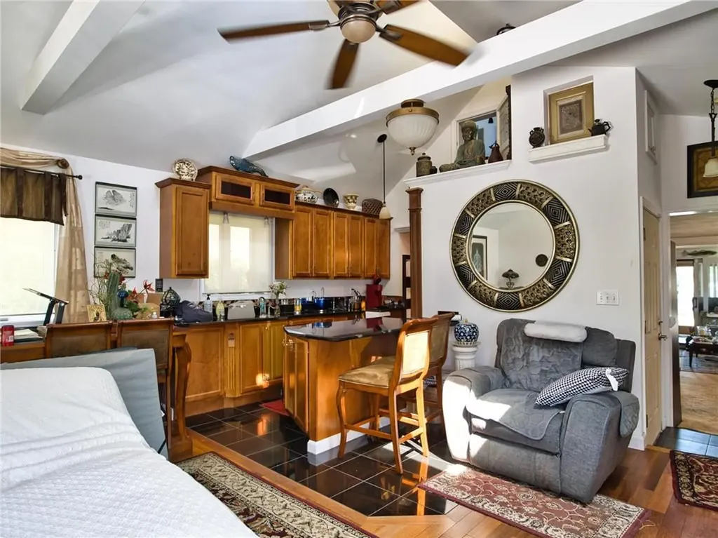 206 Cliff Avenue Portsmouth RI 02871