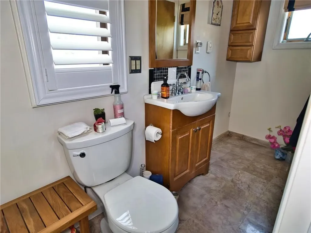 206 Cliff Avenue Portsmouth RI 02871