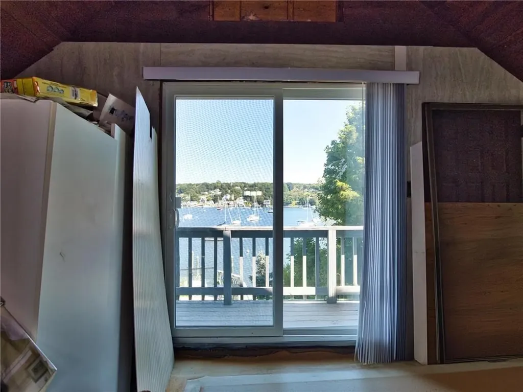 206 Cliff Avenue Portsmouth RI 02871