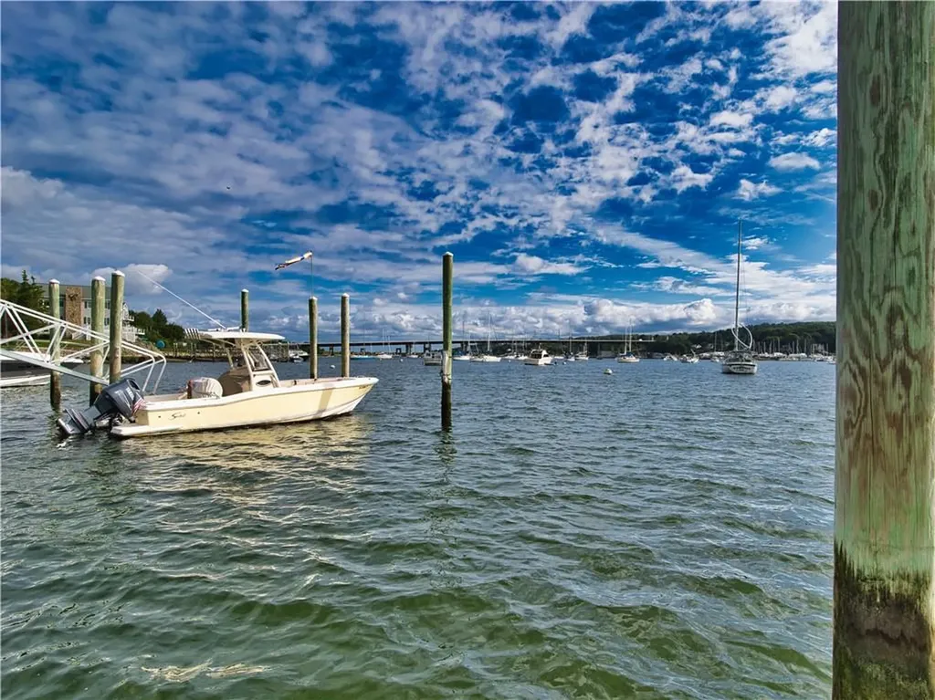 206 Cliff Avenue Portsmouth RI 02871