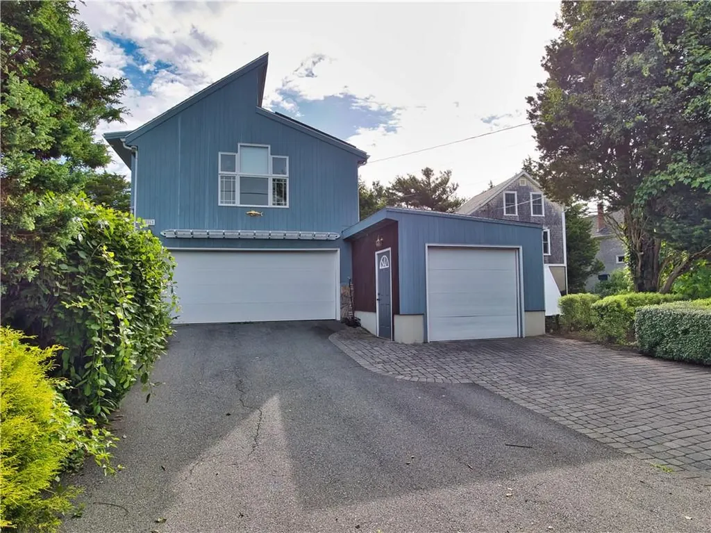 206 Cliff Avenue Portsmouth RI 02871