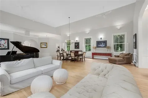 94 Division Street East Greenwich RI 02818