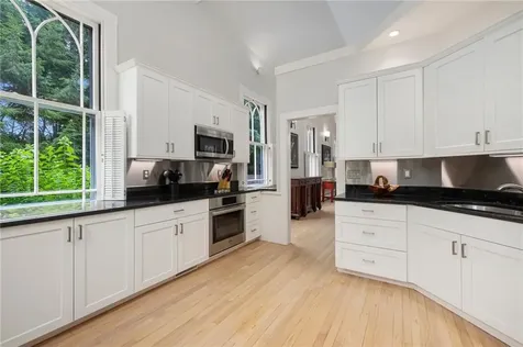 94 Division Street East Greenwich RI 02818