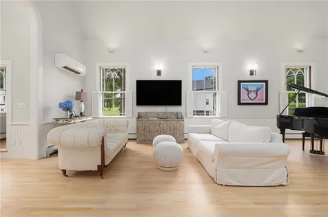 94 Division Street East Greenwich RI 02818