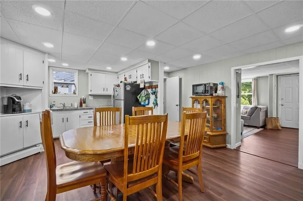 215 217 Knight Street Warwick RI 02886