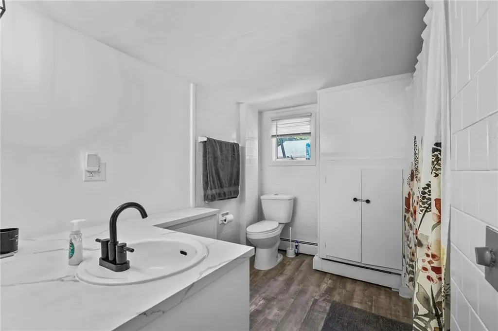 215 217 Knight Street Warwick RI 02886