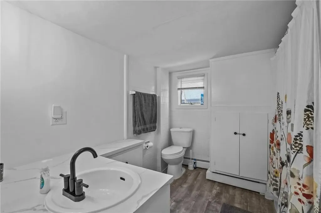 215 217 Knight Street Warwick RI 02886