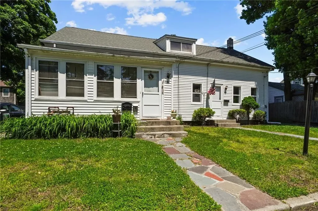 215 217 Knight Street Warwick RI 02886