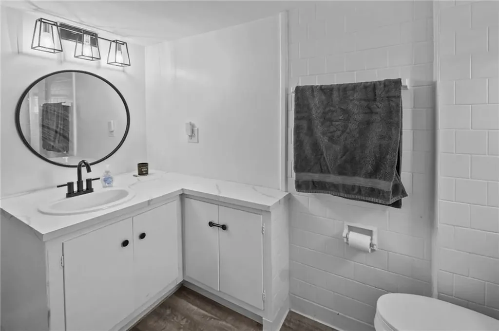 215 217 Knight Street Warwick RI 02886